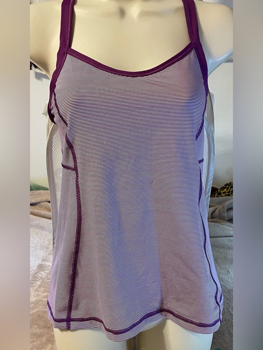 Lululemon Run Zoom Singlet Tank Top. Magenta and White-Size 6